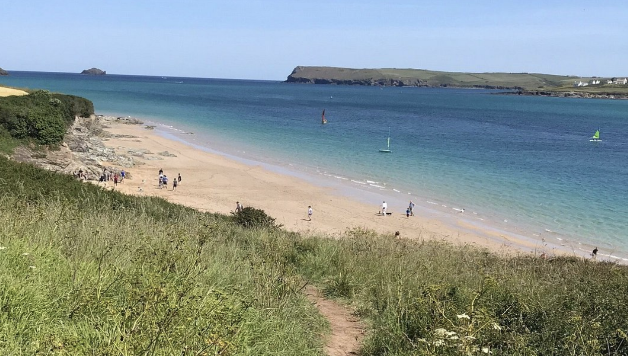 Man Dies Heroically Saving Family as Four Teens Drown at Popular Swimming Spots