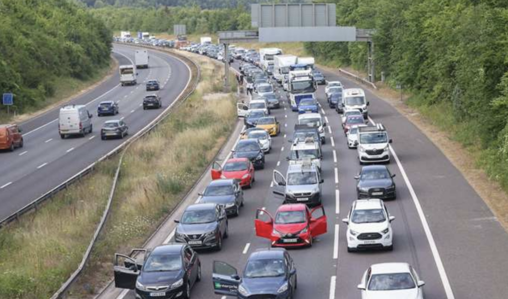 M25 Lorry Crash Dumps Diesel, Triggers Long Delays Near Sevenoaks