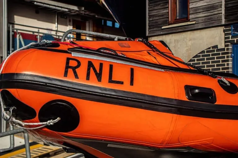 Shoreham RNLI Tackles Three Coastal Emergencies in One Night