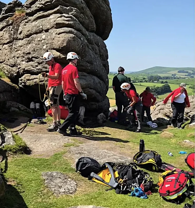 10-Year-Old Girl Rescued from Dartmoor Rocks After Three-Hour Ordeal Using Fairy Liquid