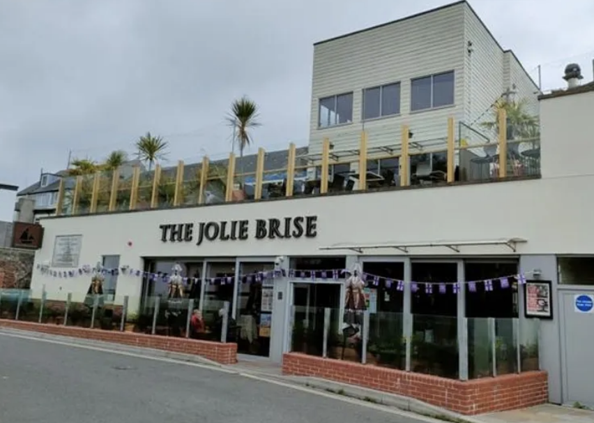 Man Suffers Multiple Fractures After Coming to Friends’ Aid in Violent Teignmouth Assault